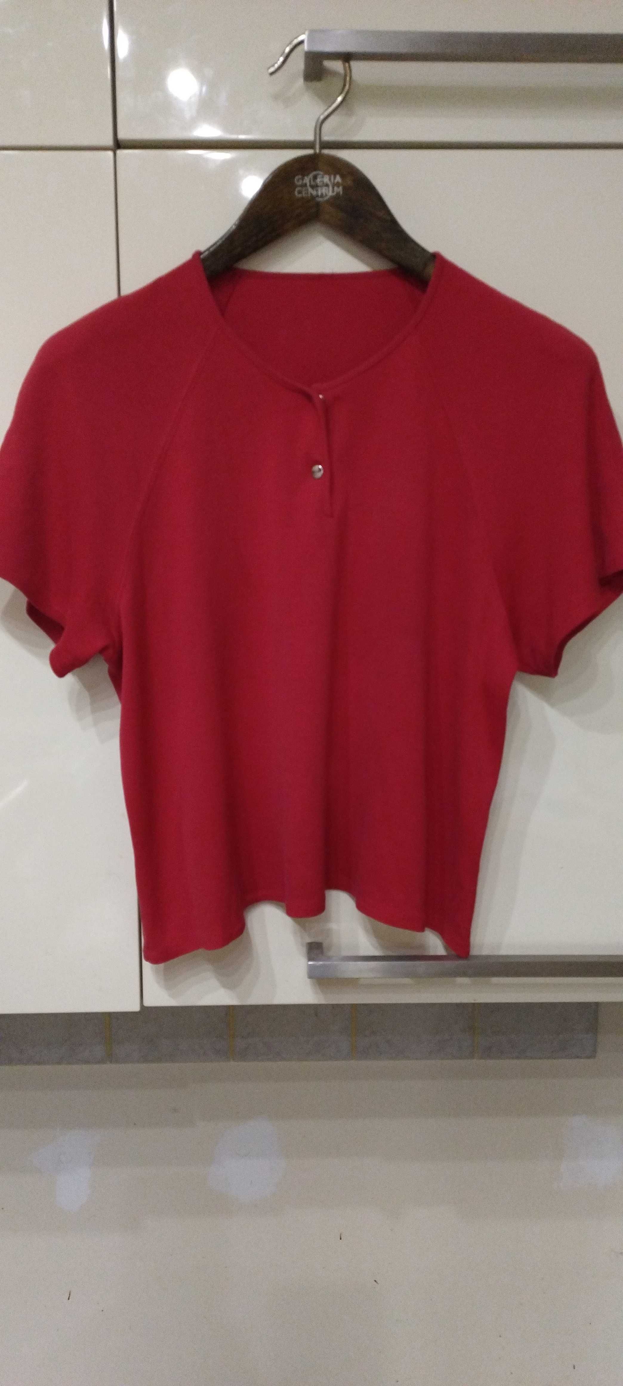 Bluzka T-Shirt w kolorze czerwonym .