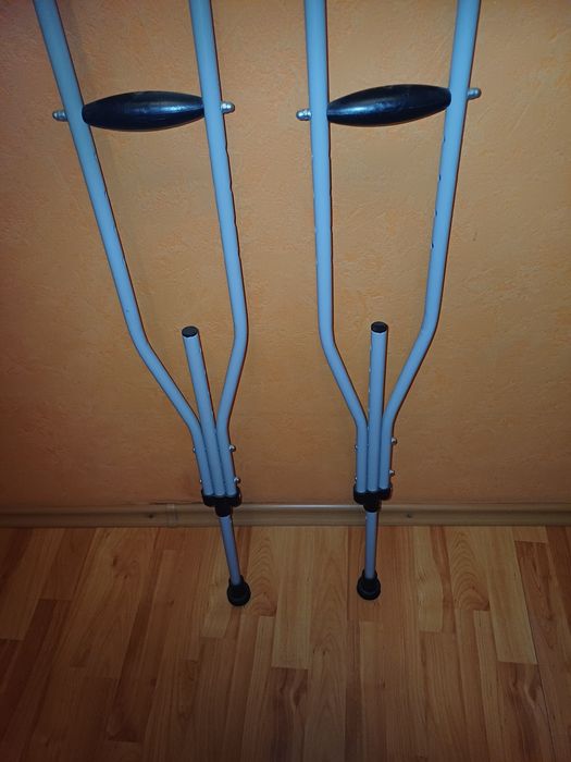 Продам костыли ходунки 500 грн.