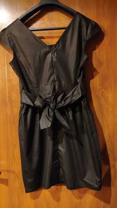 Sukienka Cropp XL/L koktajlowa elegancka bal studniówka mała czarna