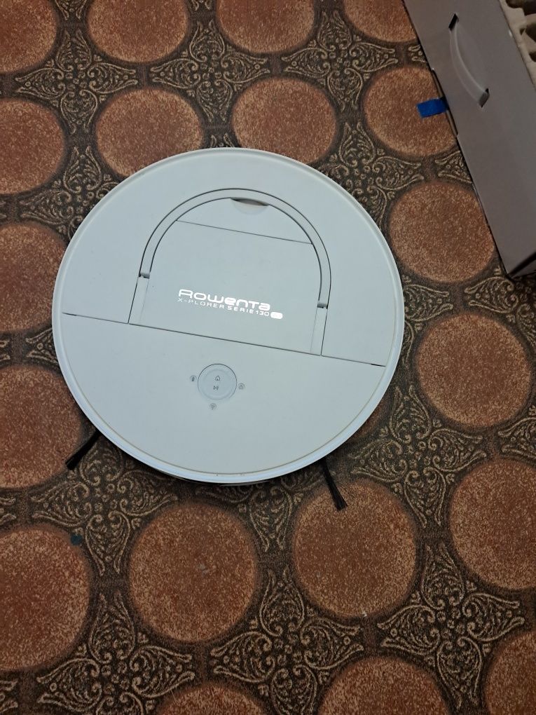 Продам робот пылесос Ровента RR9077WH.