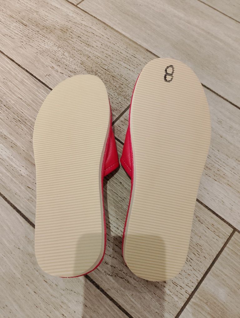 Kapcie damskie nowe