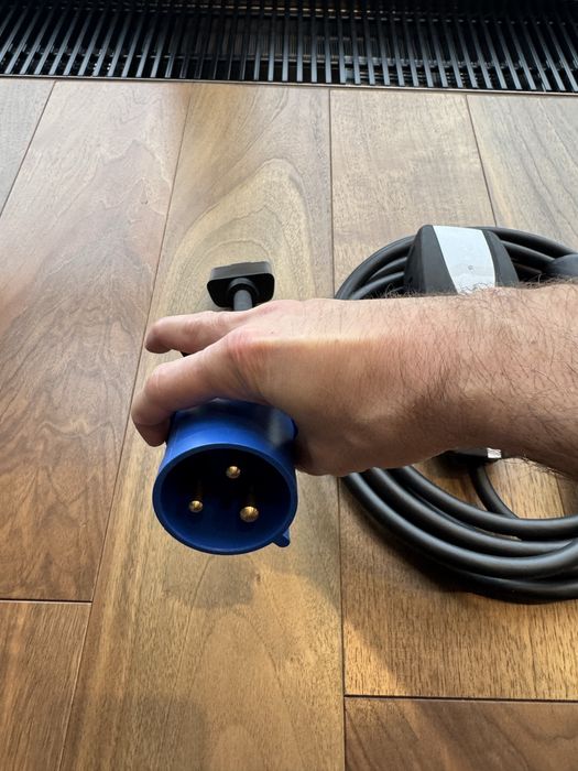 Оригінальна зарядка Tesla Mobile Connector Gen2 16A/32A USA