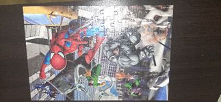 Sprzedam puzzle Spider-man 100 elementów
