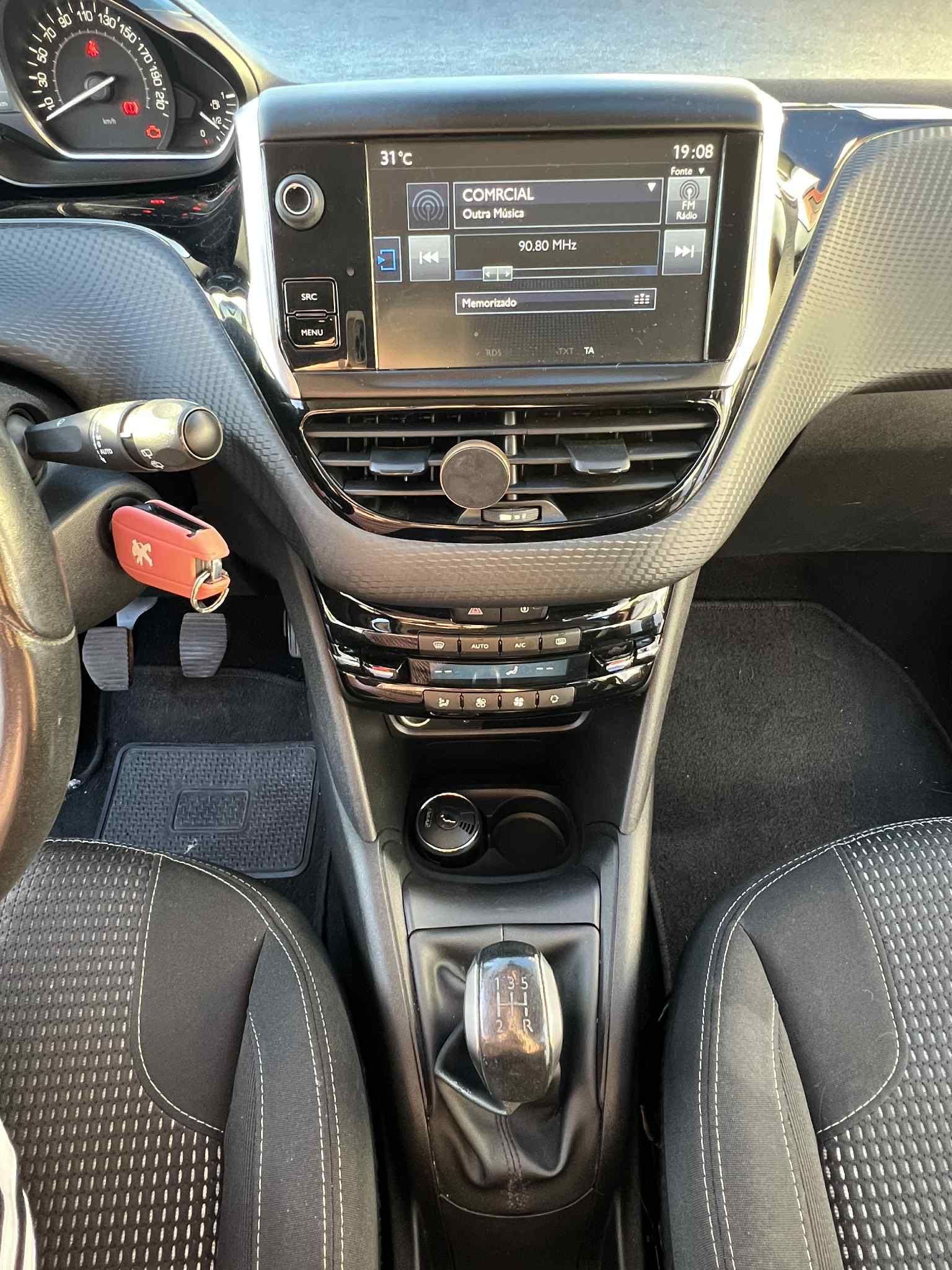Peugeot 208 Allure 1.6 HDi – Nacional, 5 Portas