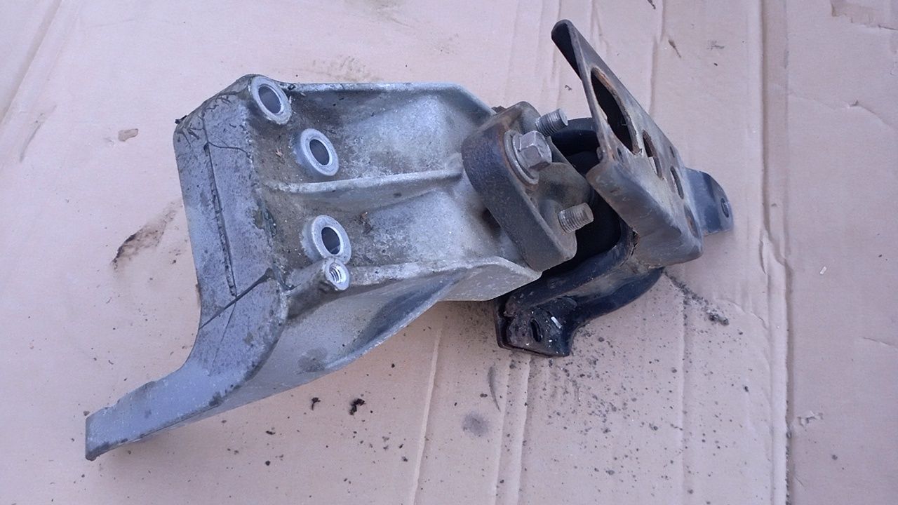 Łapa poduszka silnika Daihatsu Materia 1,3