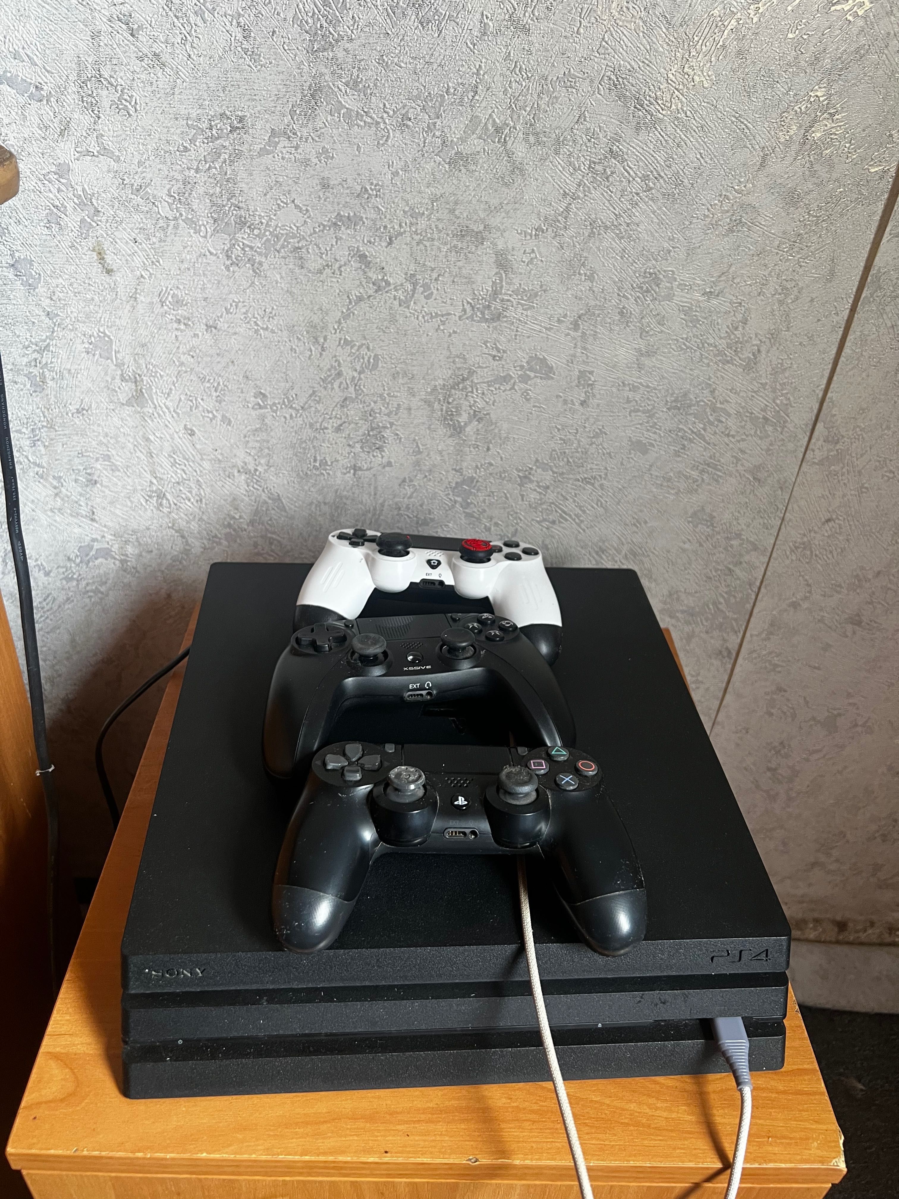 Вживане PS4 pro 1tb