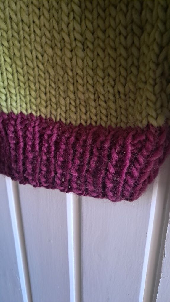 Piękny sweter z wełny 100% peruwianskiej. Handmade.