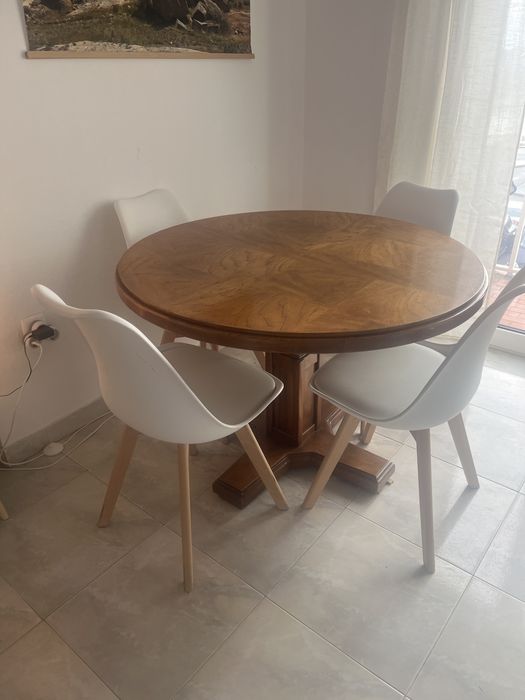 Conjunto mesa e 4 cadeiras