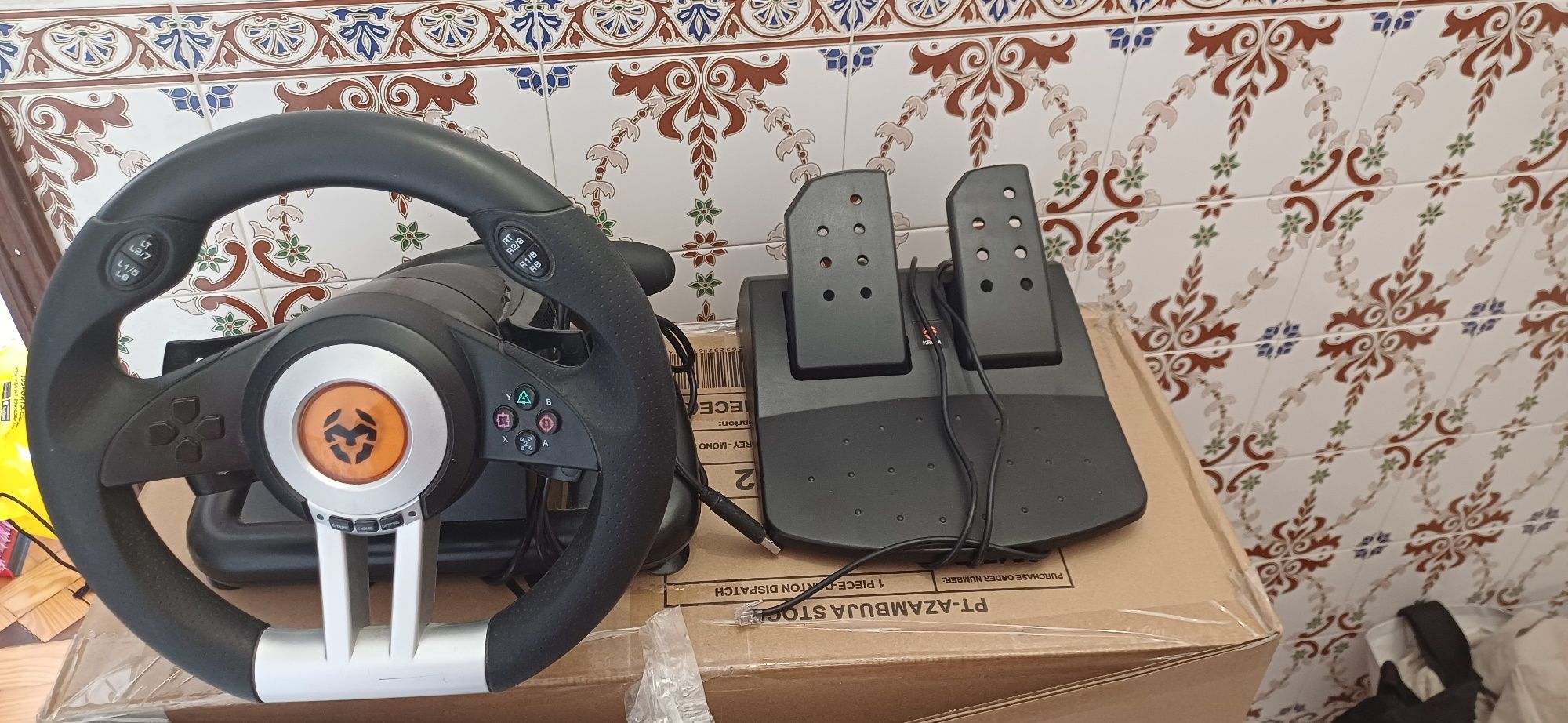 Volante com pedais