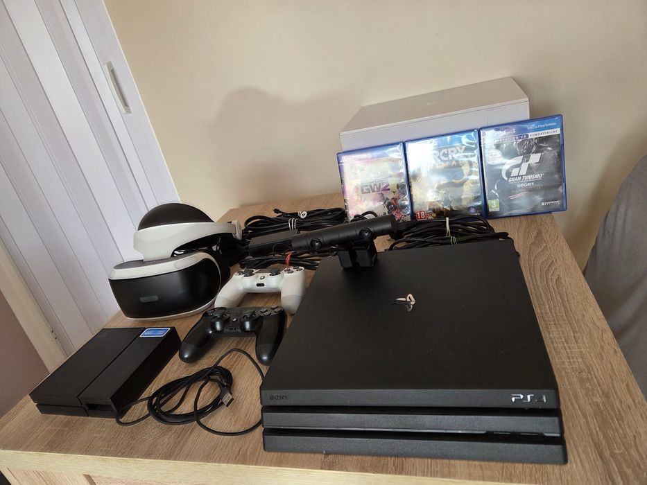 Ps4 pro + 2 pady +  Google VR + camera v2