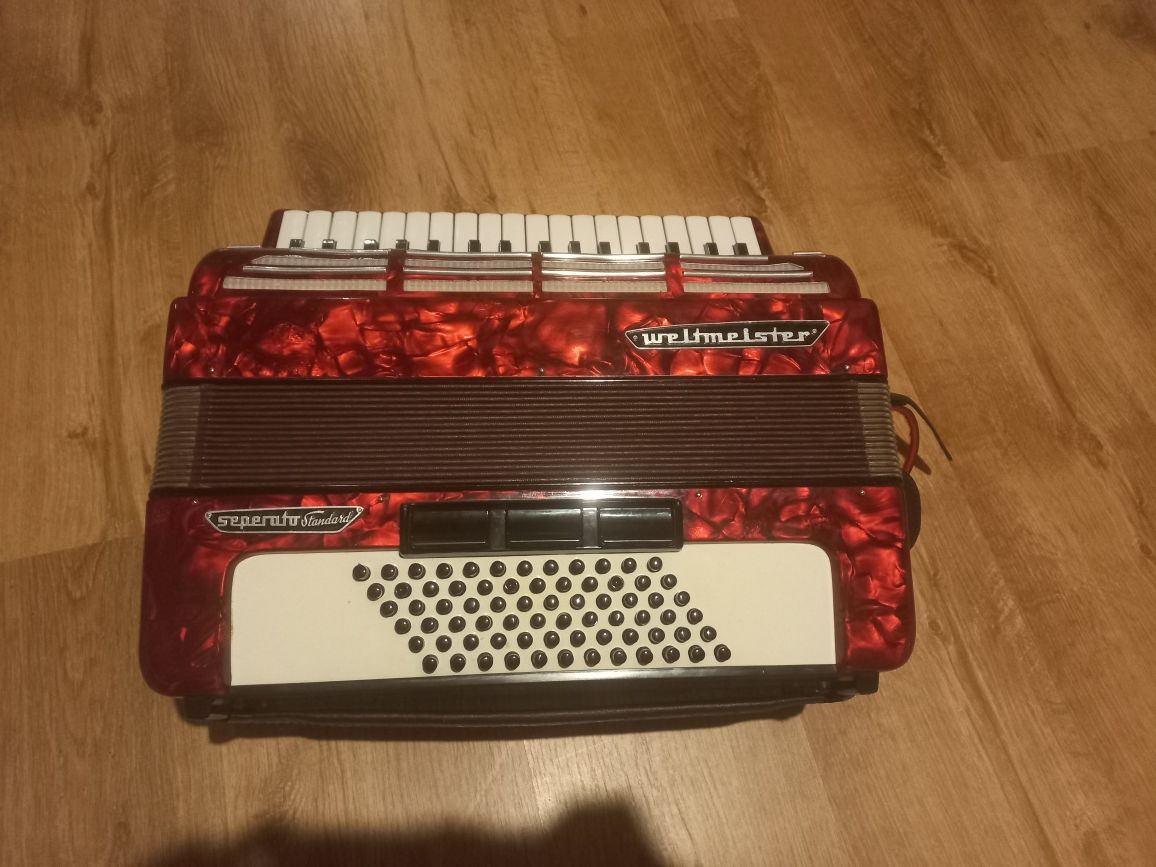 Akordeon Weltmeister Seperato Standart 72