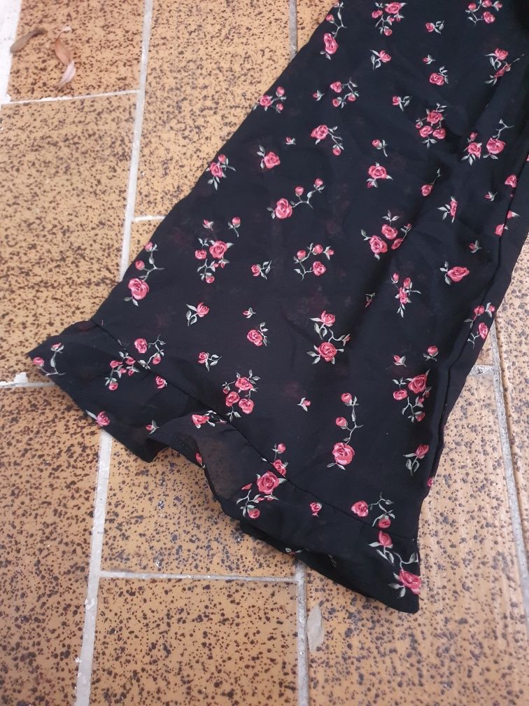 Bluzka mgiełka w kwiaty z rozszerzanymi rękawami pastel goth