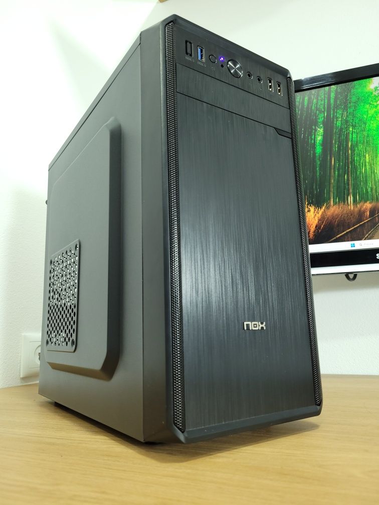Workstation Ryzen | Vega 3 | 8GB RAM | SSD 480 GB