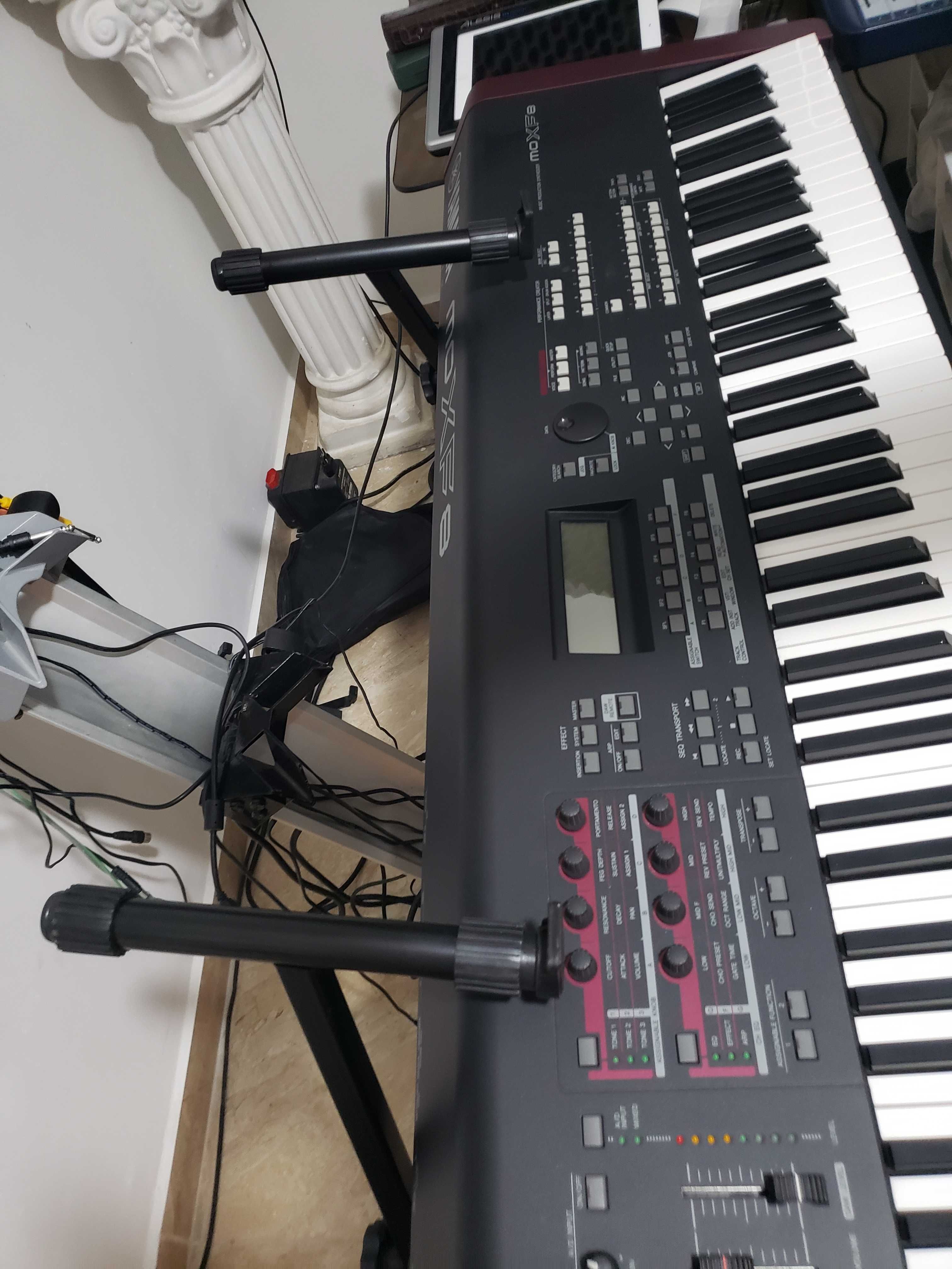 Teclado Yamaha MOXF8 + 1Gb RAM + Hard Case