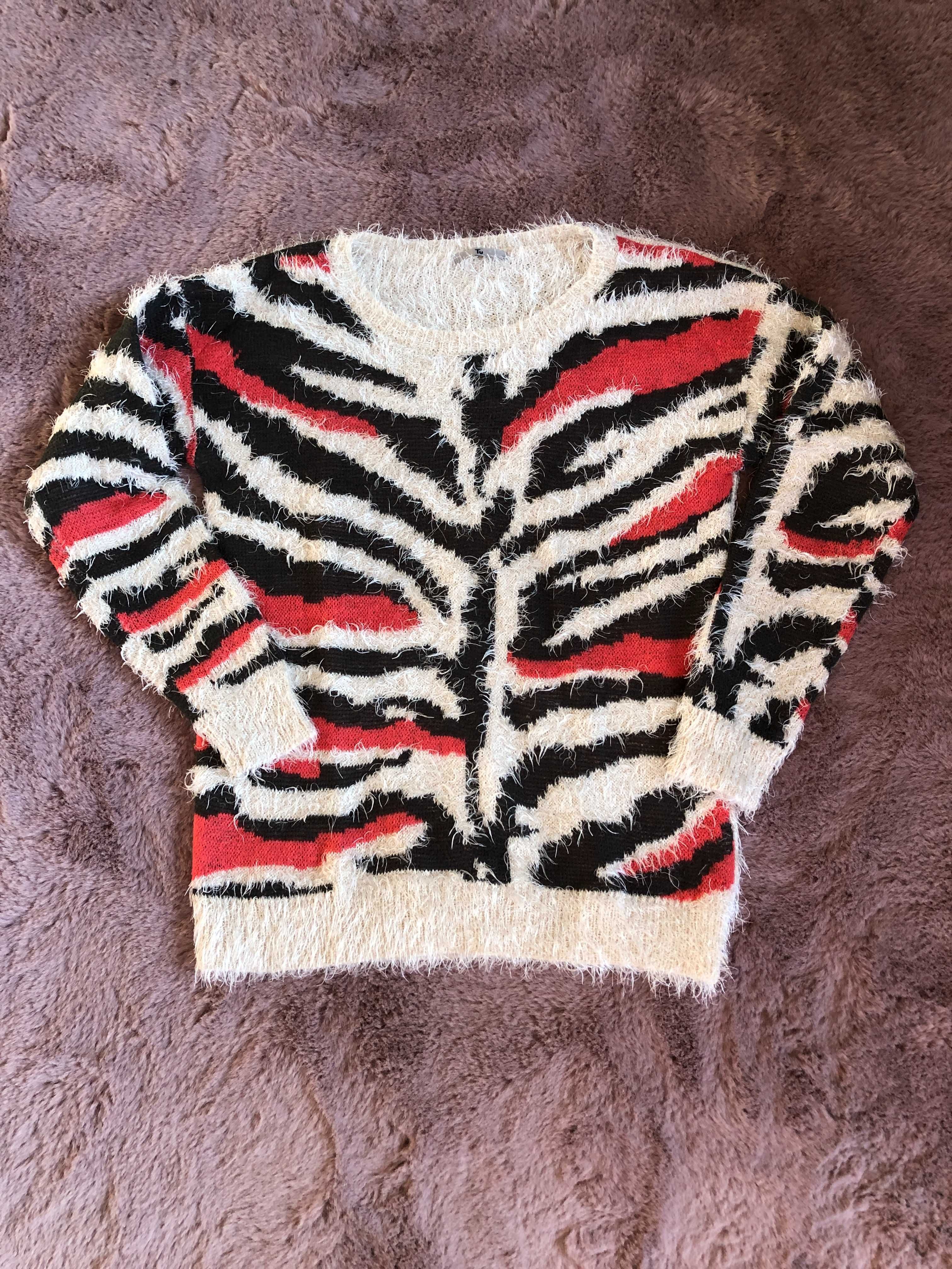 Sweter TU 38 wzorzysty zebra beżowy zimowy