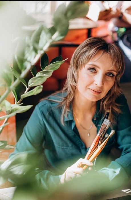 Maluję obrazy akrylem na papierze i płótnie