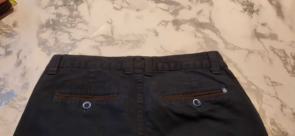 Spodnie czarne roz M / 32