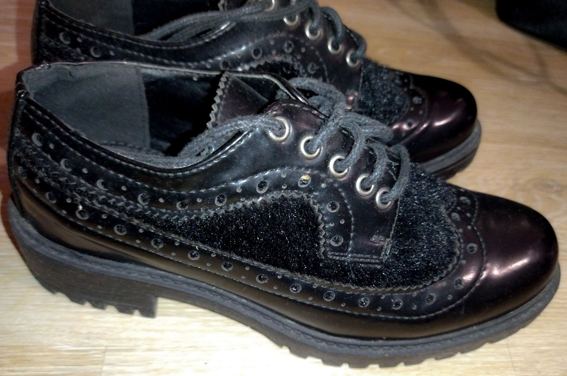 Vendo sapatos pretos