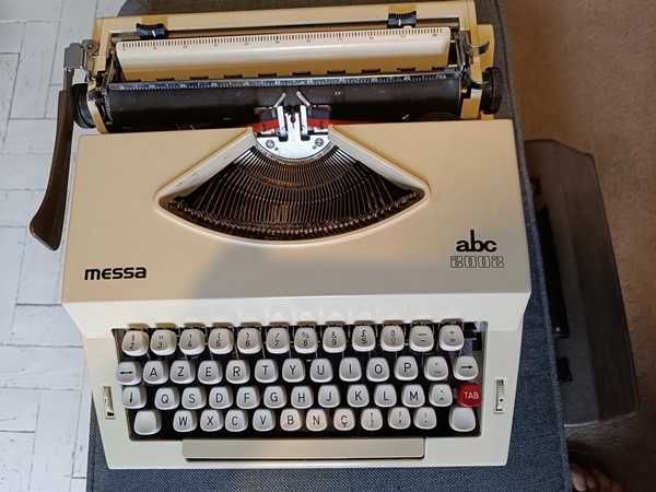 máquina de escrever Messa