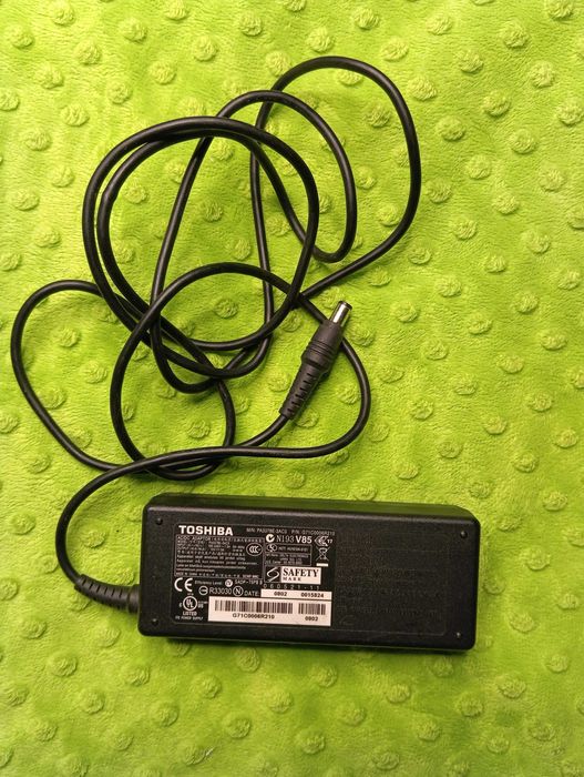 Блок живлення питания зарядное для ноутбука TOSHIBA 15V 5A (6.5×3.0mm)