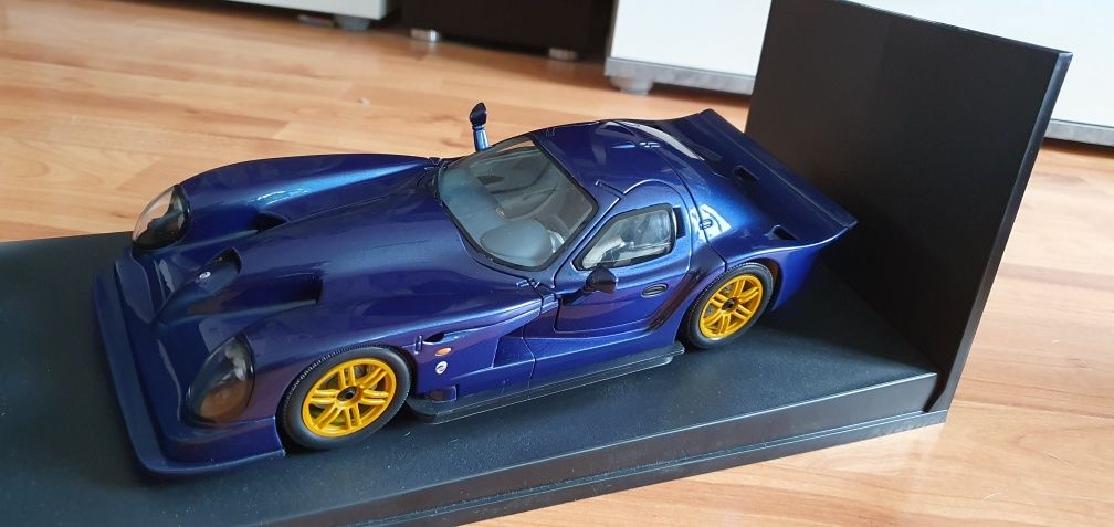 1:18 Autoart Panoz Esperante GTR-1