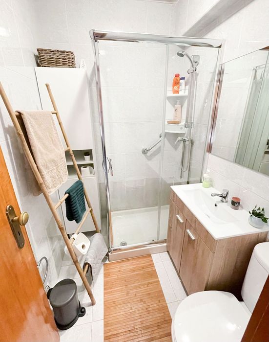 Quarto em Matosinhos, ao pé do Metro Parque Real (Despesas Incluídas)