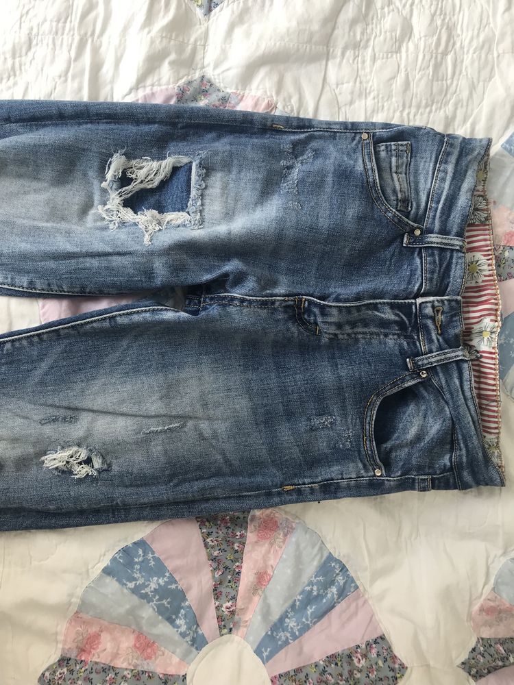 spodnie jeansy z przetarciami xs