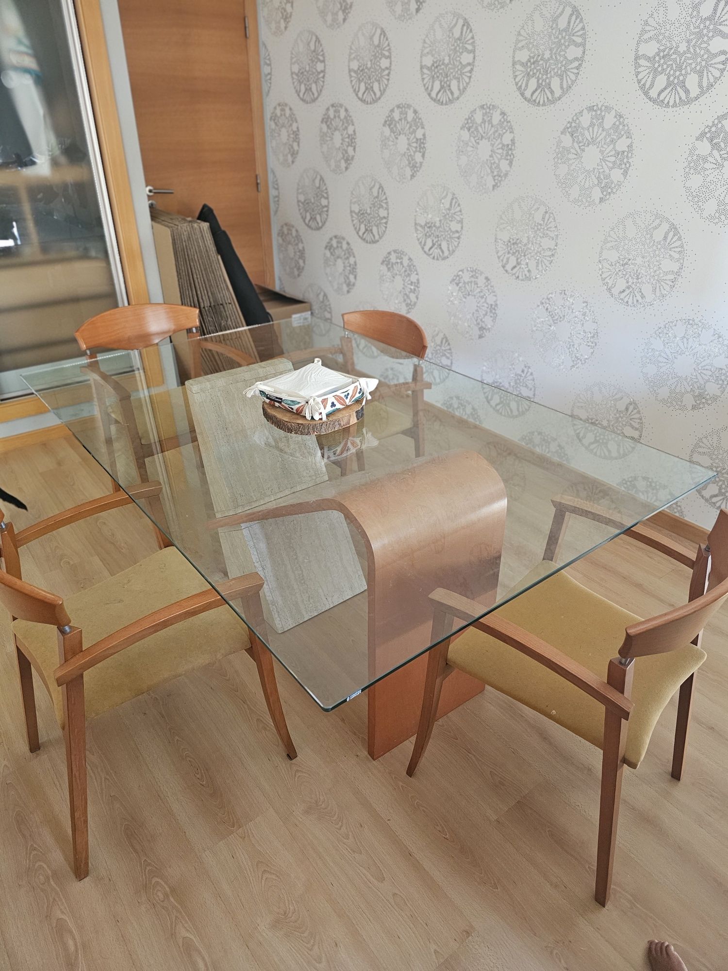 Mesa de refeição com 4 cadeiras