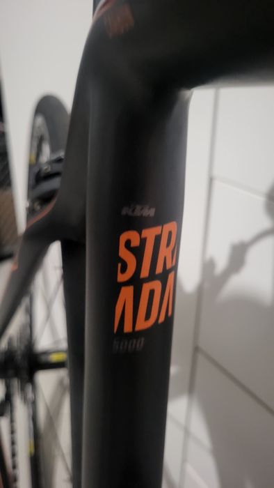 Ktm strada 5000 em carbono