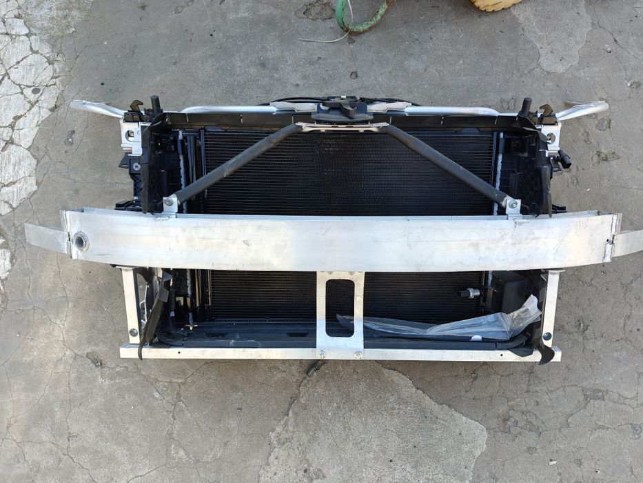 Кассета радиаторов, телевизор Audi A8 D5