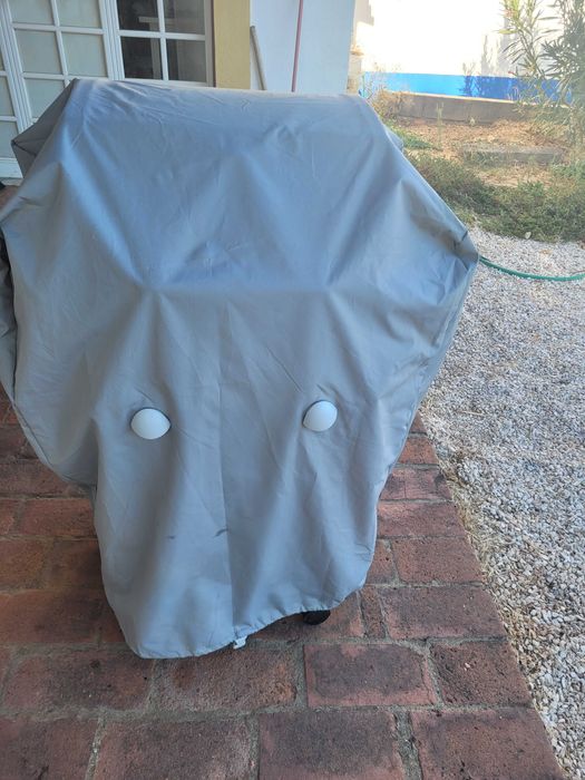 Churrasqueira a gás Naterial Kenton II  muito pouco usada.