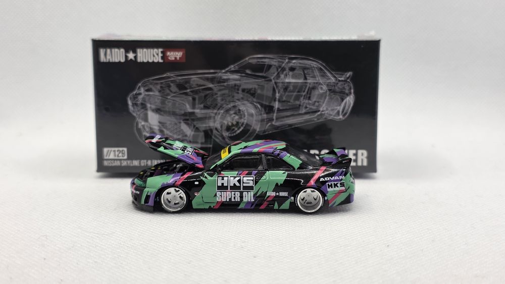 MiniGT Kaido House Nissan Skyline R33 HKS
