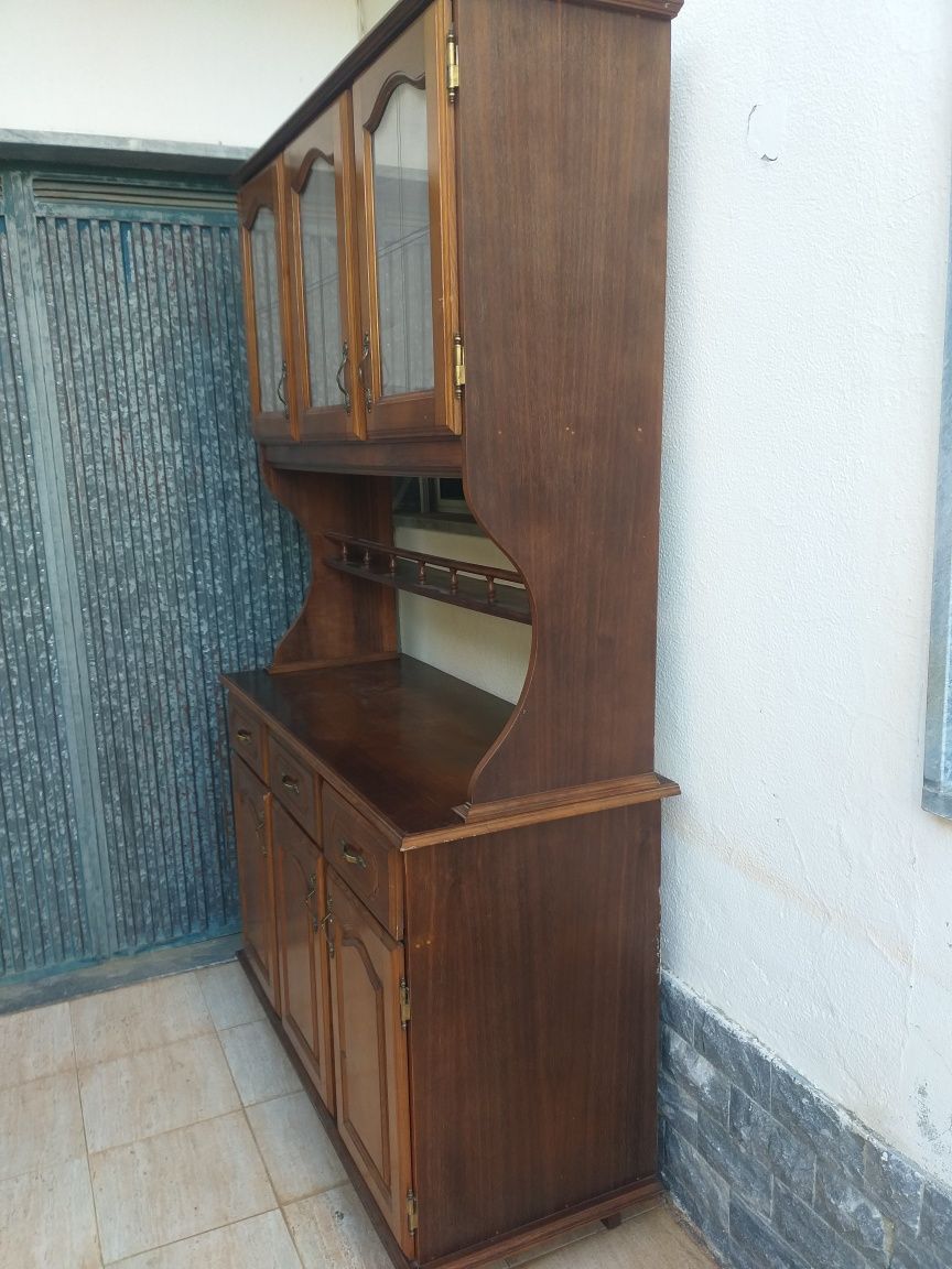 Vendo móvel louceiro , madeira em bom estado