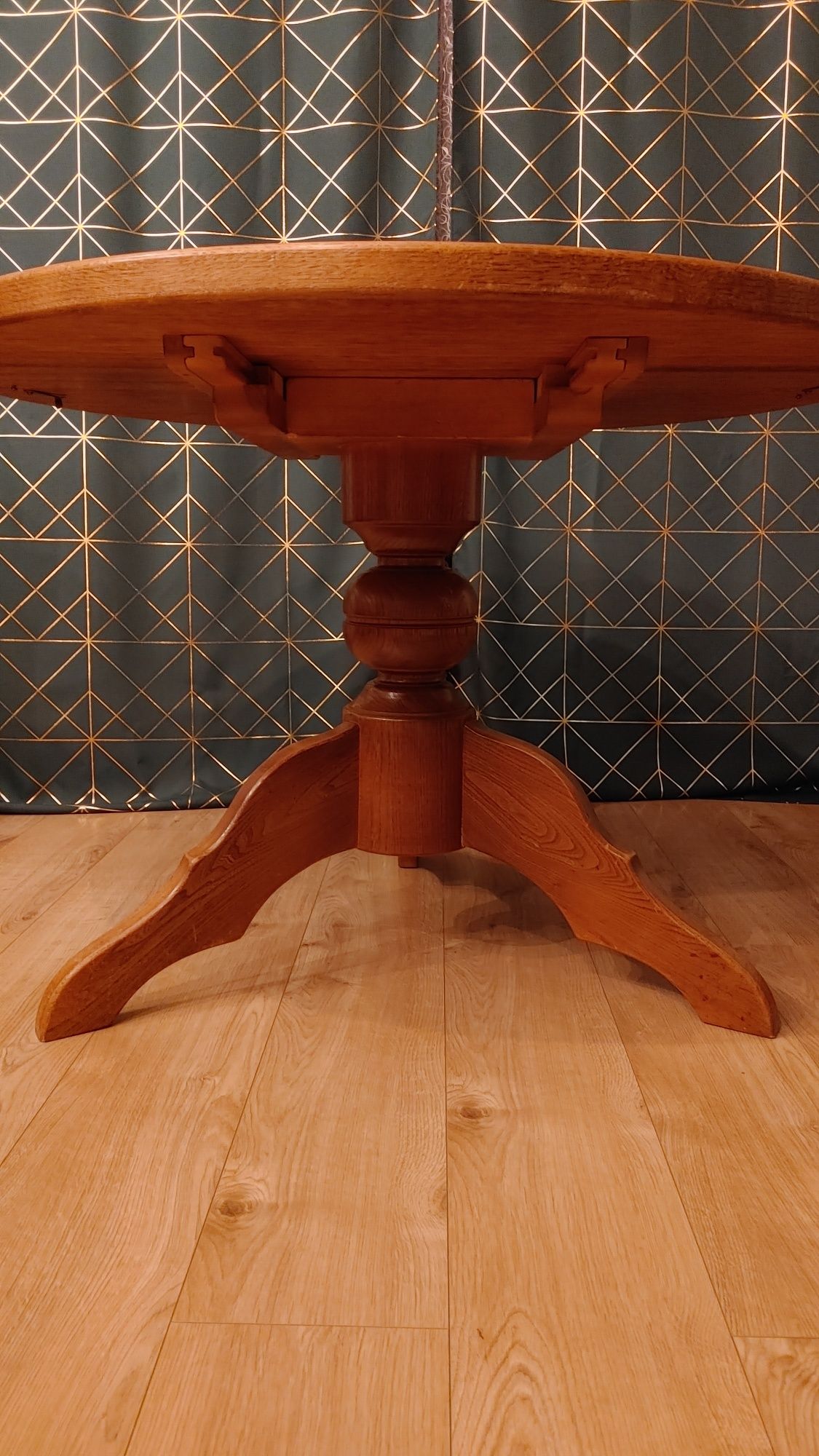 Stół drewniany okrągły 105 cm trzy nogi