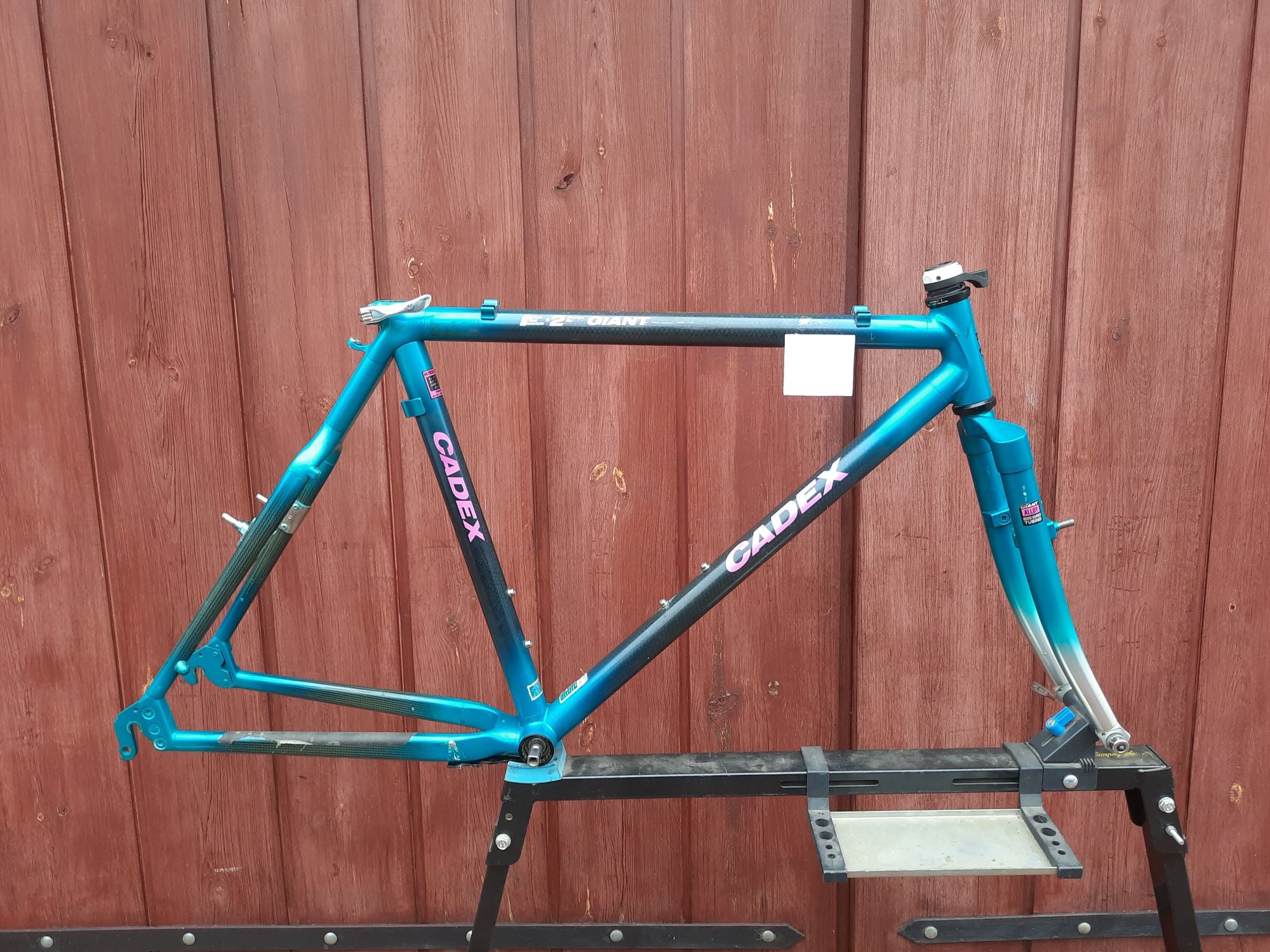 rama rowerowa GIANT CADEX cfm 2 retro mtb commuter pod 26" carbon CM5