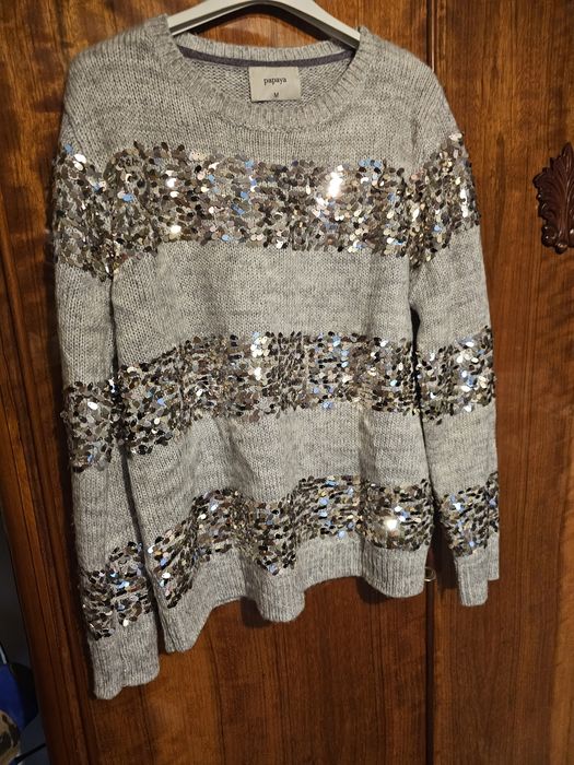 Sweter szary z cekinami roz.M