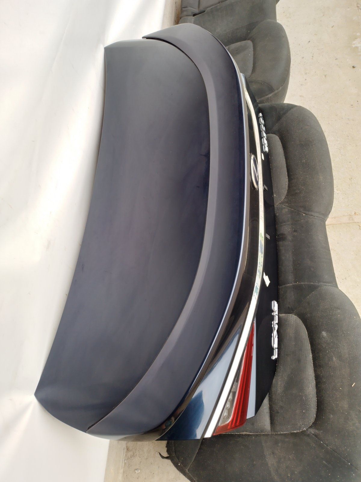 Кришка багажника на Lexus ES Лексус 19-23 року