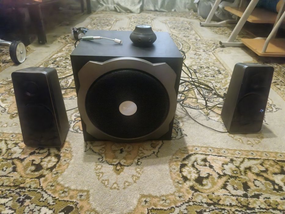 Продам Акустическую  систему TRUST Tytan 2.1 Speaker Set Black 120W