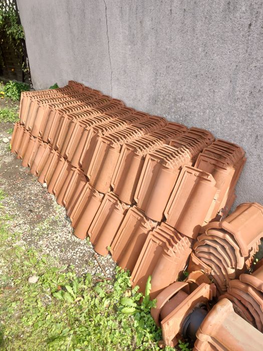 Dachówkę Nową sprzedam 100%