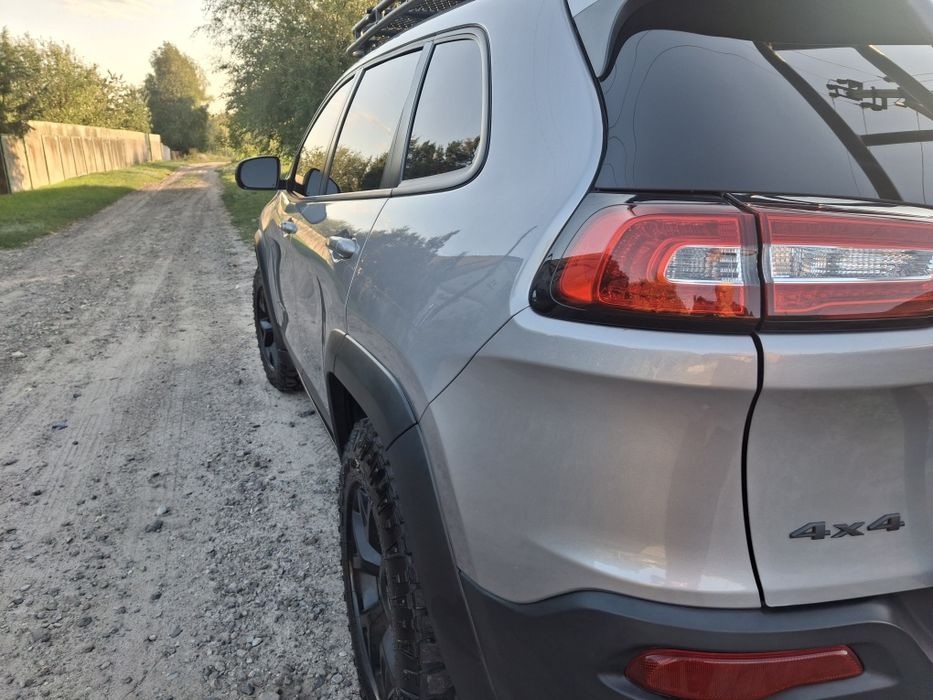 Jeep cherokee  продам