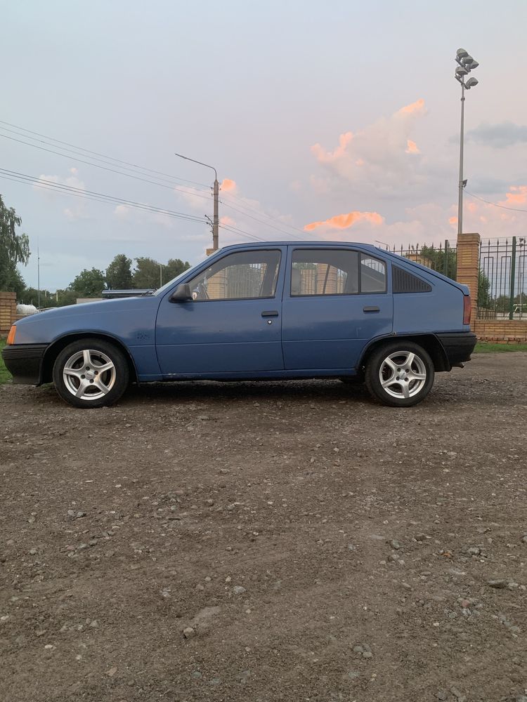 Продам Опель Кадет 1.3 газ/бензин