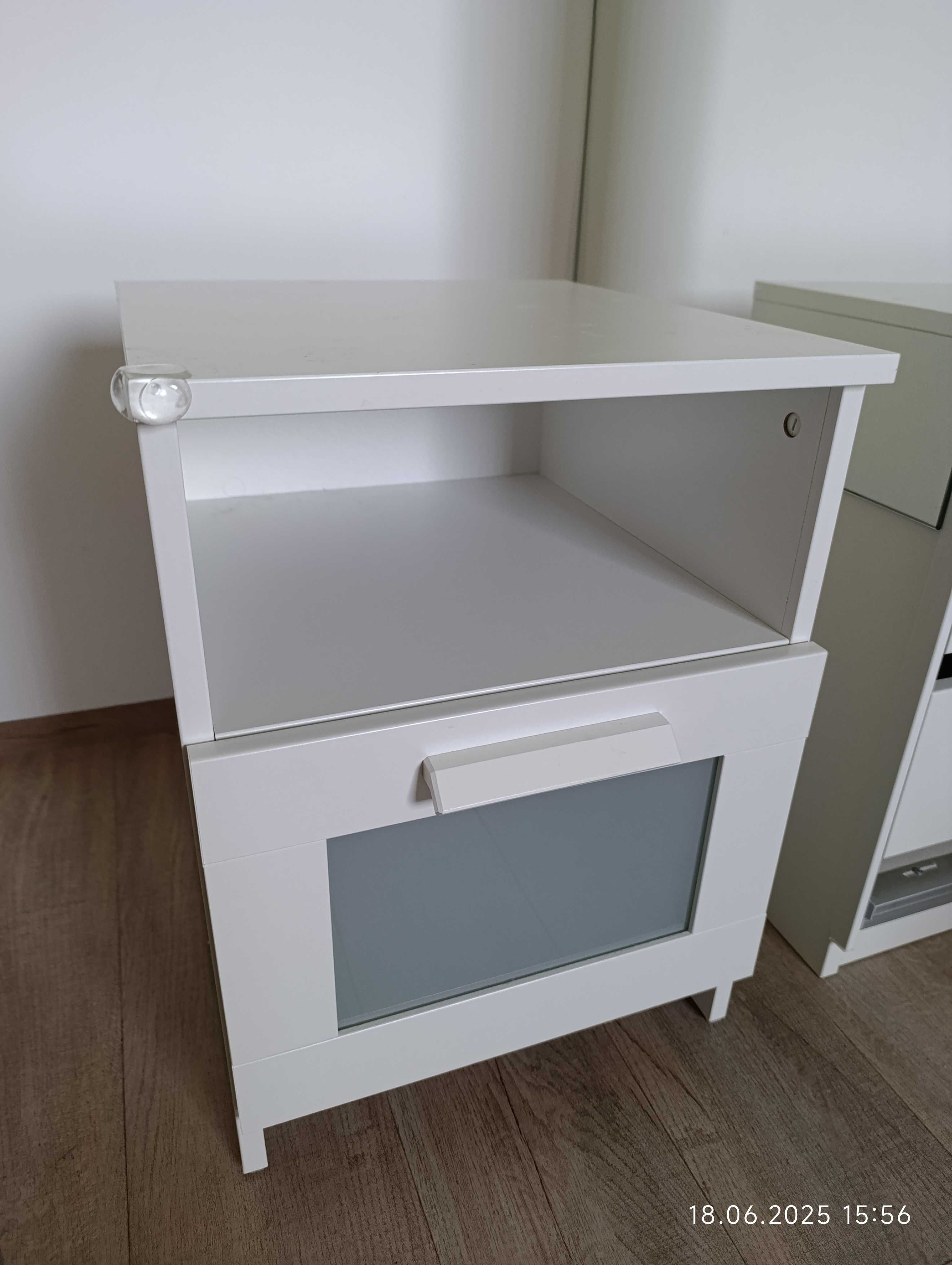 Stoliki nocne, brimnes IKEA  - 2 sztuki - stan jak nowe.
