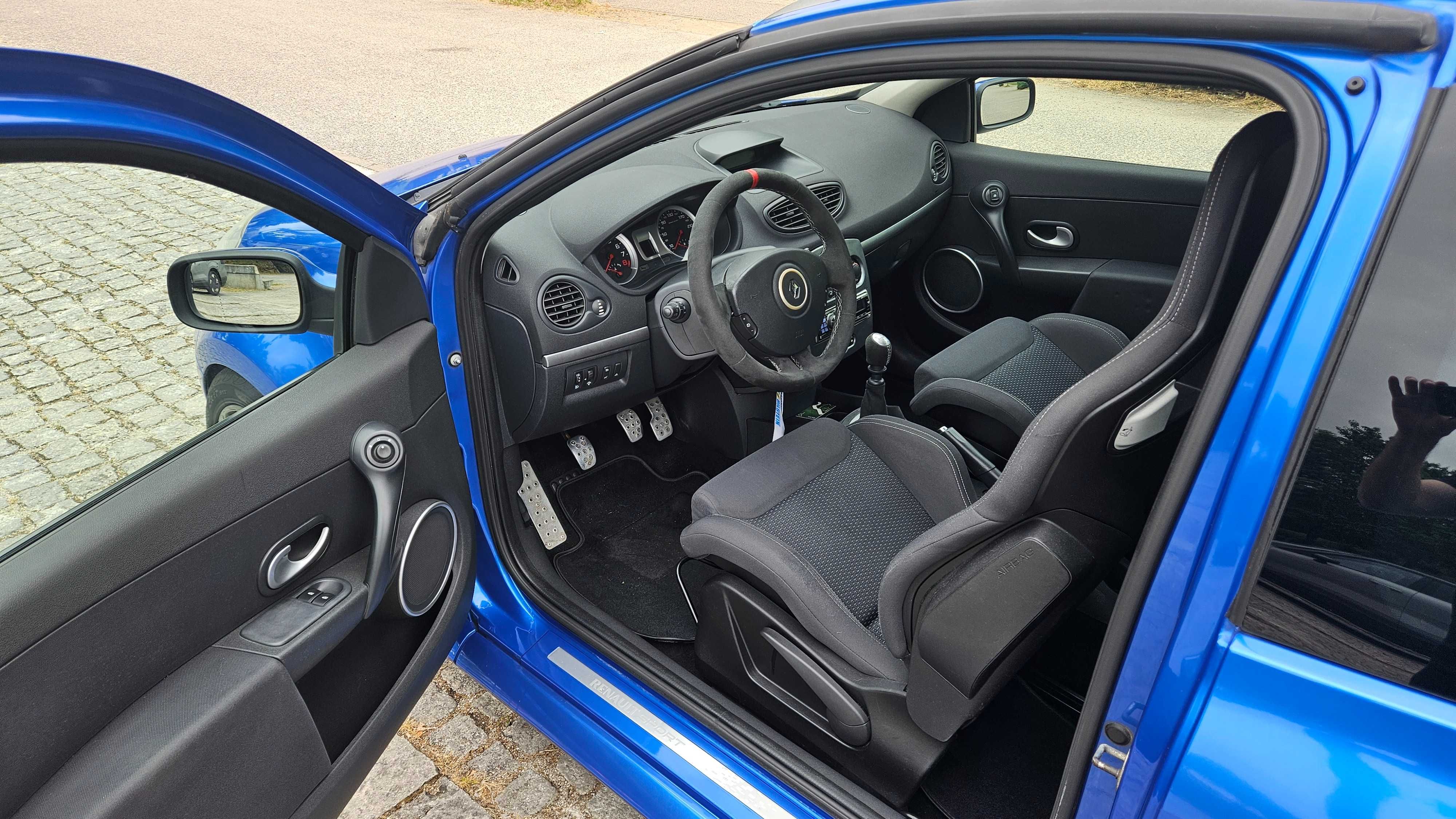 Renault Clio 3 RS R27 / F1 Team