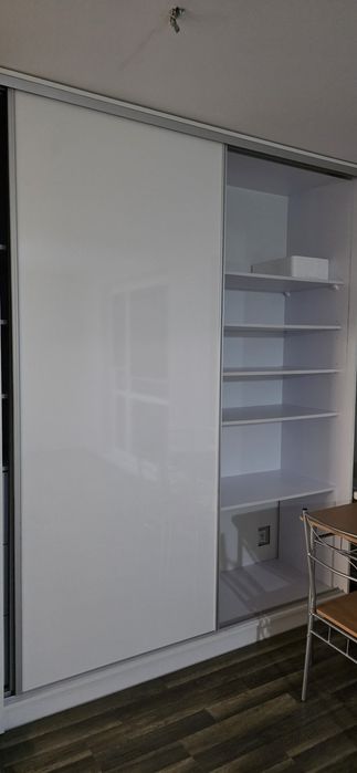 Szafa nowoczesna biala