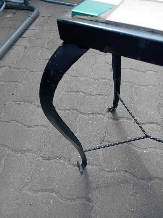 Stary kuty metalowy stół ława z mozaiką z płytek na blacie (WYSYŁAM)