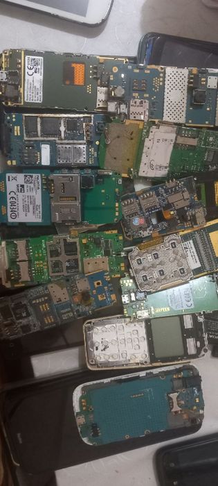 Плати з мобільних телефонів платы с мобильных телефонов