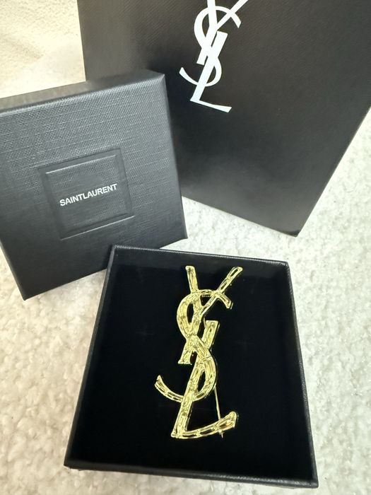 Broszka YSL duża z pelnym opakowaniem logowana