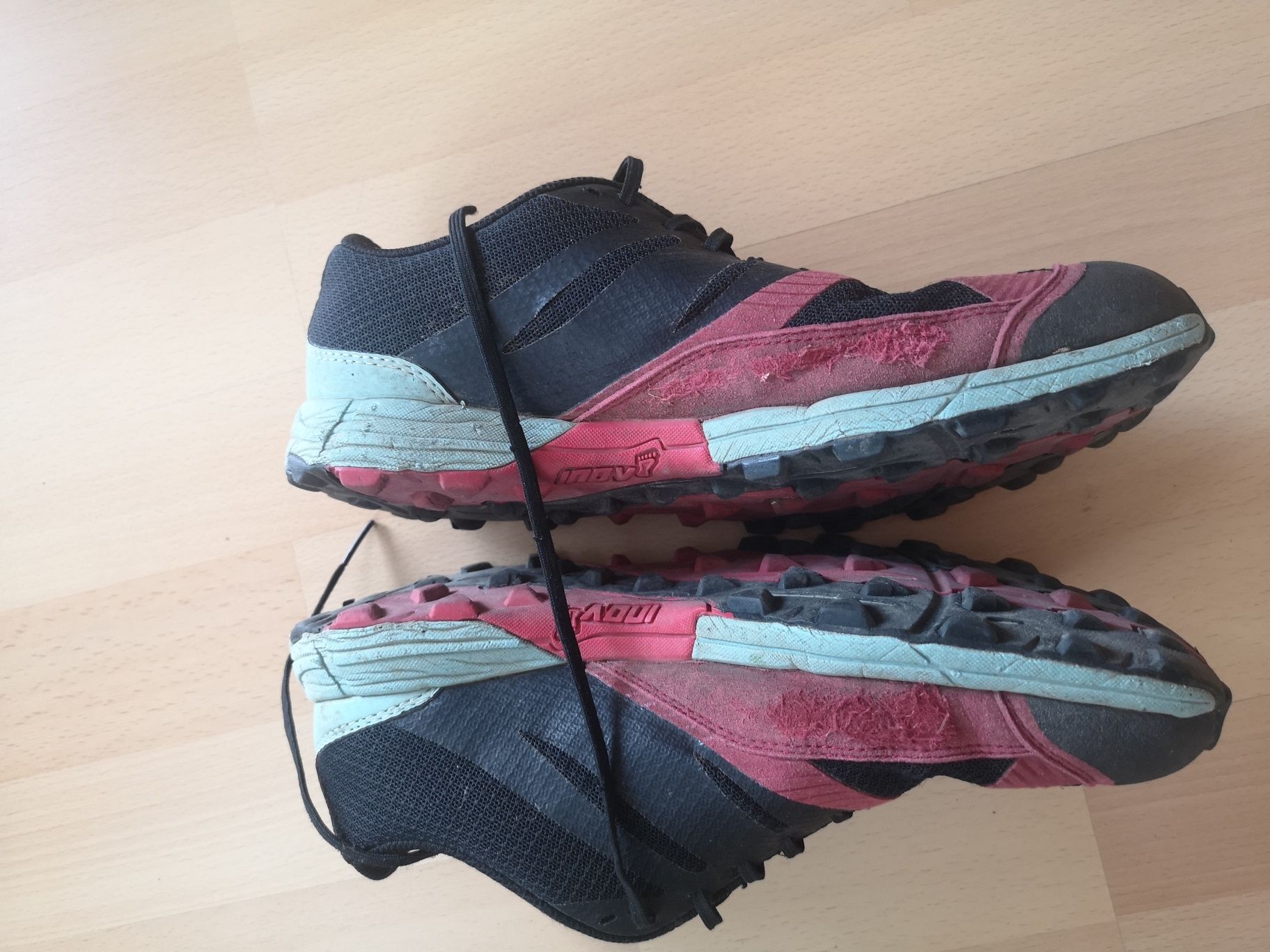 Buty inov-8 terraclaw 250 rozm. 41,5