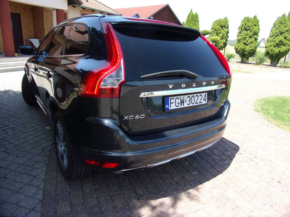 Volvo XC 60 T6 AWD Momentum Panorama 304 KM