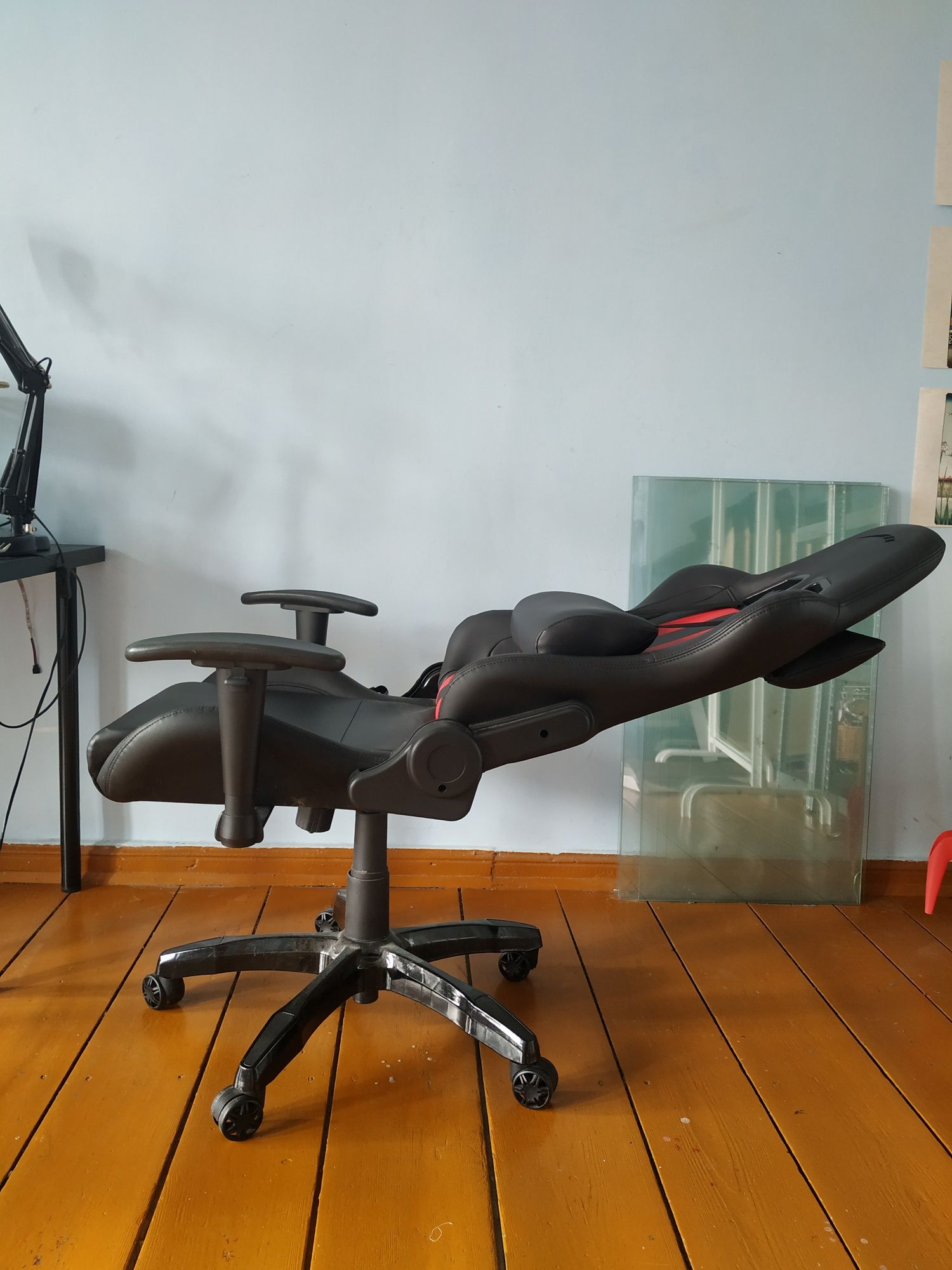 Fotel obrotowy Speedlink gaming chair na kółkach